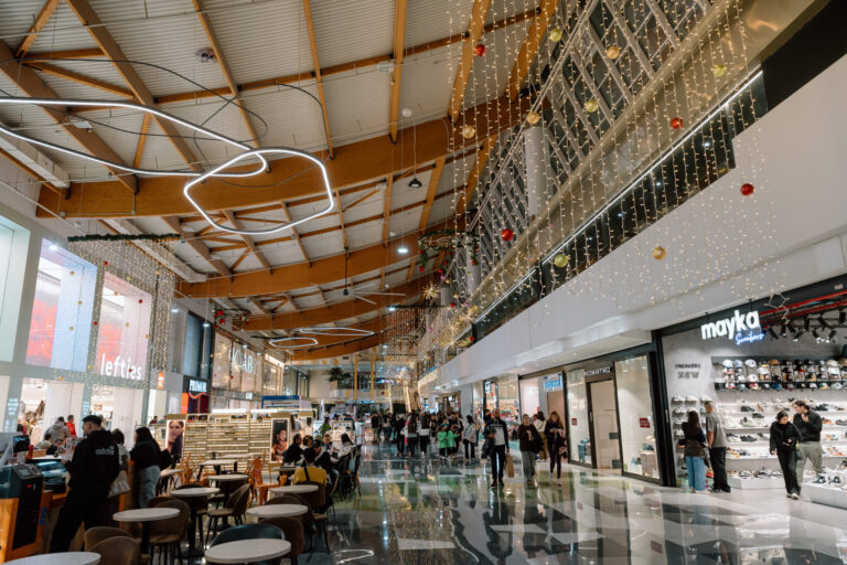 Compras navideñas en L’Aljub: una Navidad más consciente